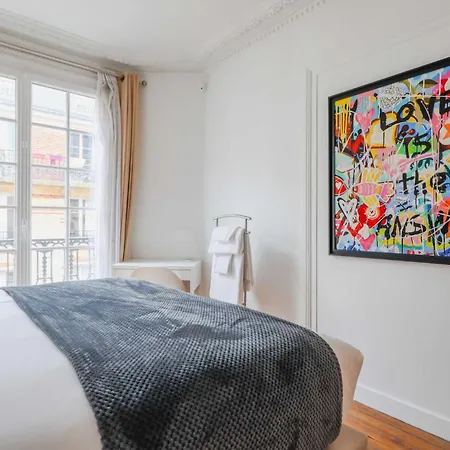 Modern - 2br-4p- Javel Paris